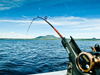 تفریحات ماهیگیری در آب های عمیق