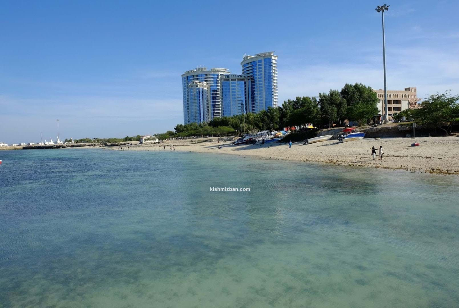 آب زلال پارک ساحلی مرجان